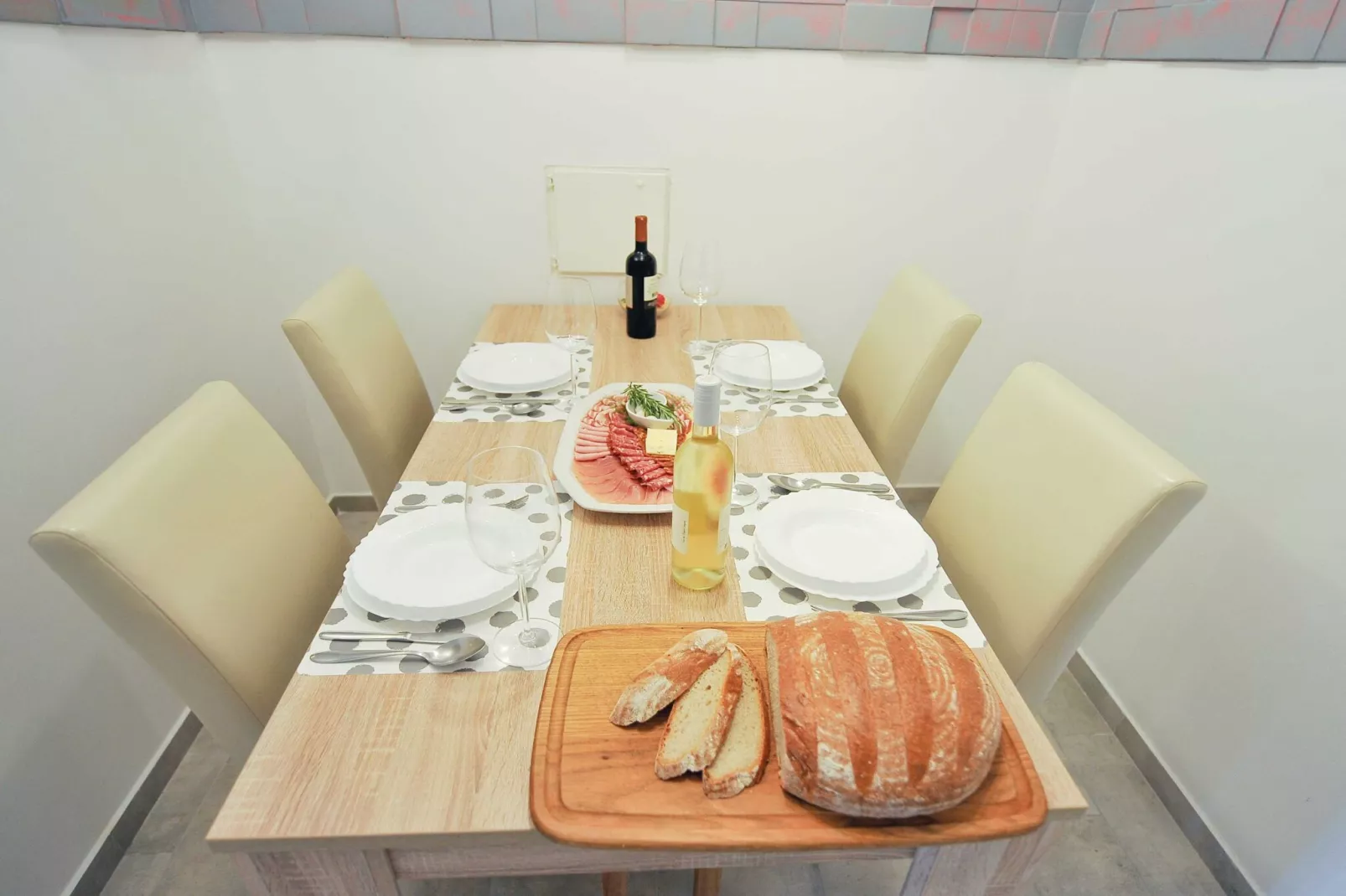 Relax and Rustic Apartments with Terrace - Classic One Bedroom Apartment with Terrace (owner Silvester)-Dining room