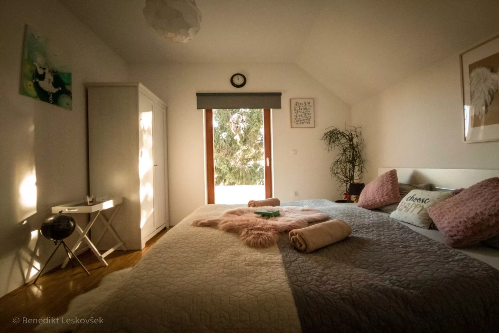 Rustic Refuge Glamping with Hot-Tub and Sauna - Two Bedroom Apartment with Terrace-Bedroom