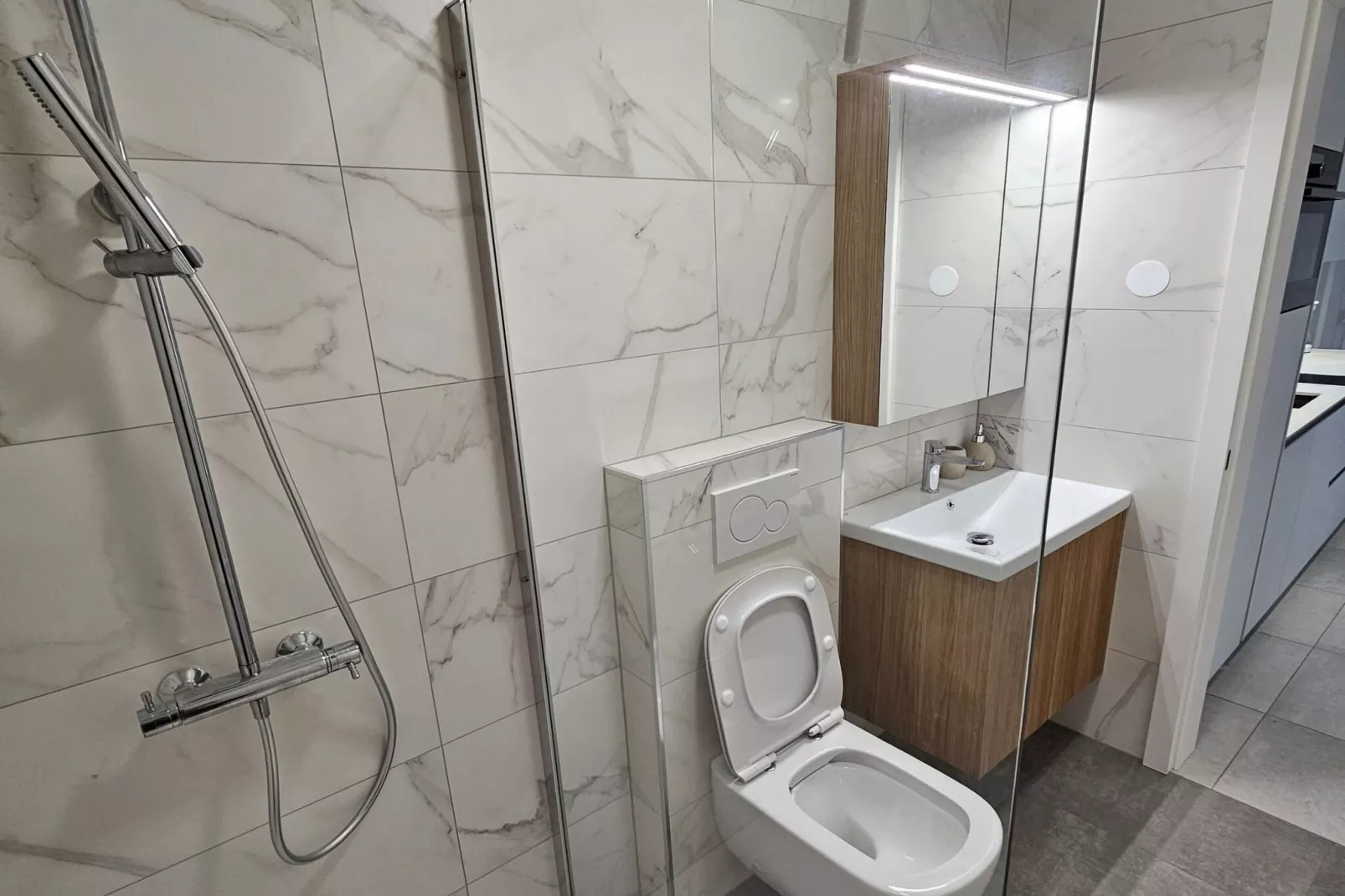 Portoroz Apartment with Sea View and Hot-Tub - One Bedroom Apartment with Sea View and Terrace-Bathroom