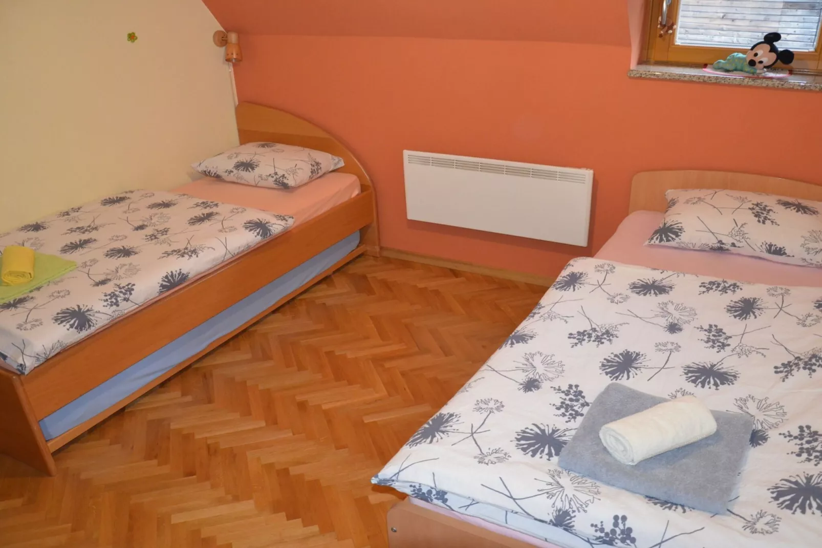 Kranjska Gora Comfortable Apartment with Balcony and Mountain View - Two Bedroom Apartment with Balcony-Chambre