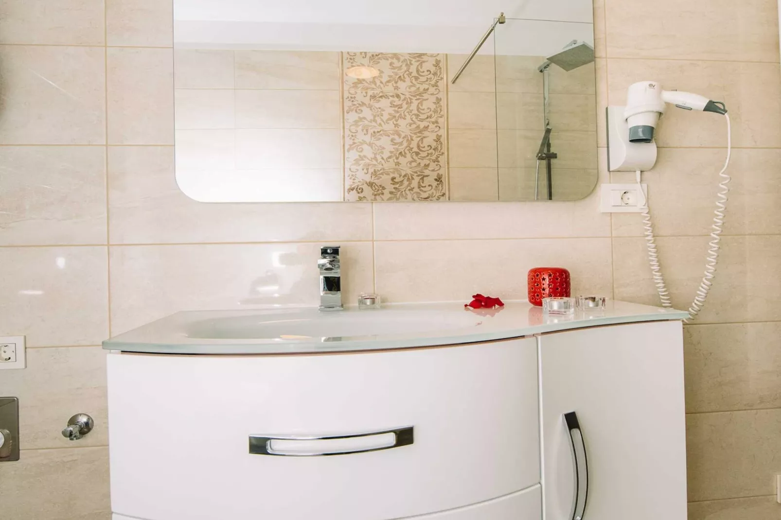 Bled Prestigious and Stylish Apartments - Standard One Bedroom Apartment with Balcony (owner 3)-Bathroom