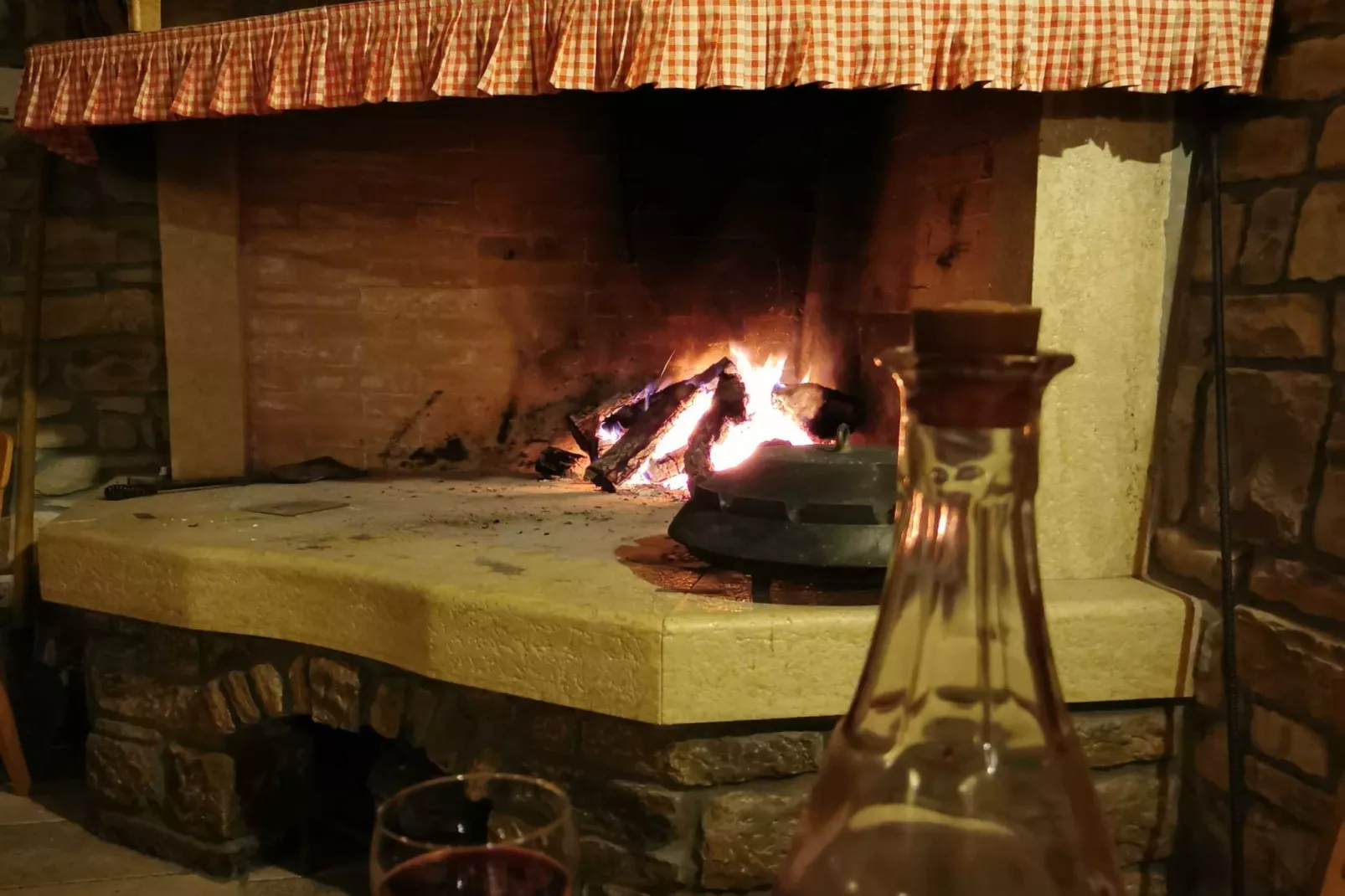 Abitanti Rustic Apartment with Balcony - Two Bedroom Apartment with Balcony