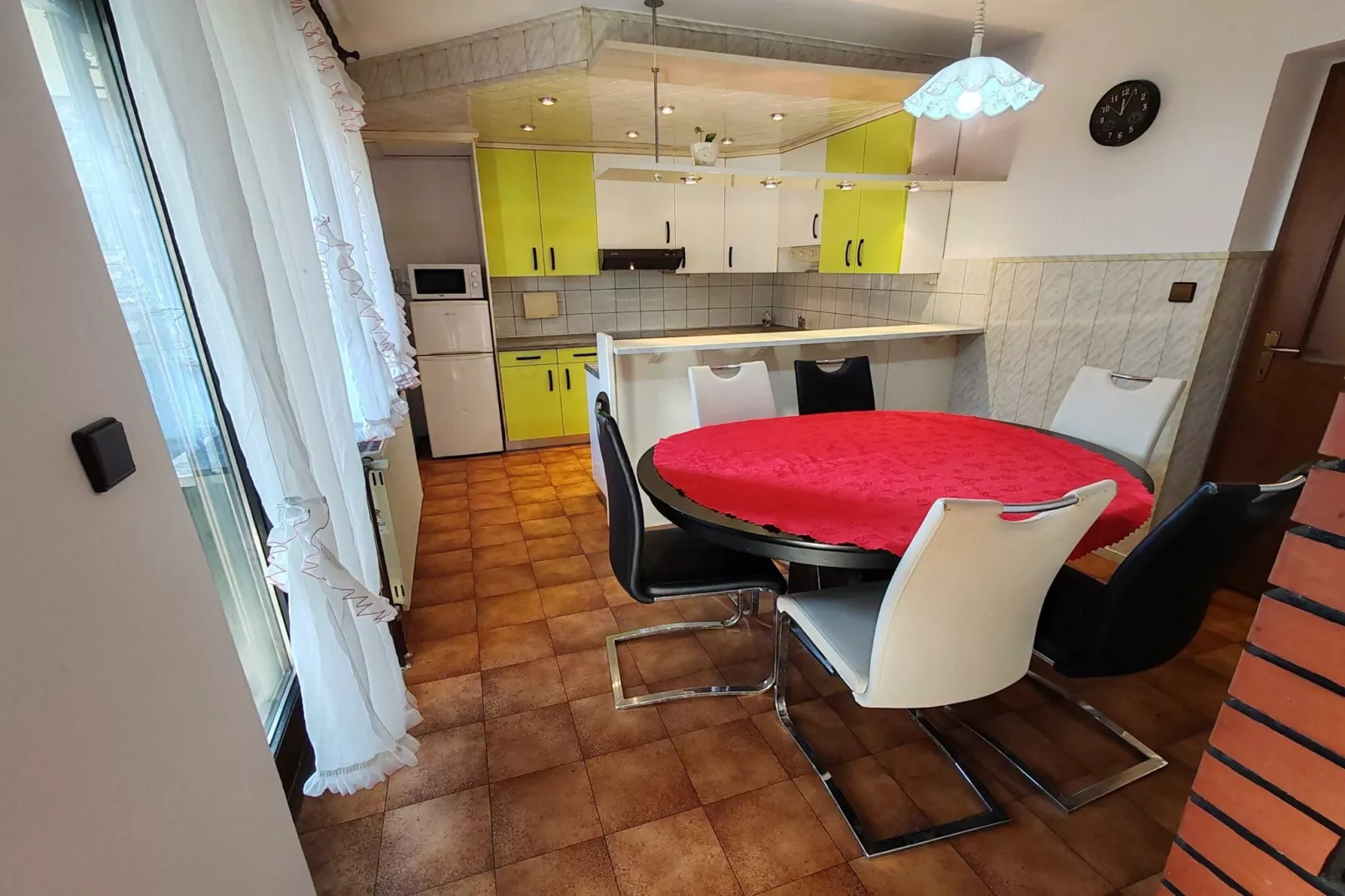 Brezovica Spacious Family-Friendy Apartment - Two Bedroom Apartment with Balcony-Kitchen
