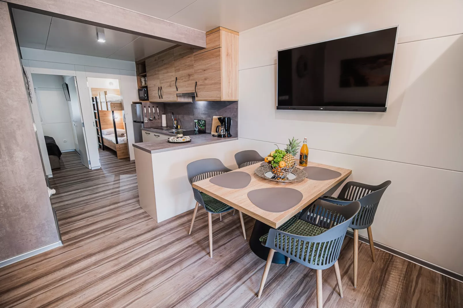 Lake Serenity Premium Mobile Homes with Thermal Riviera Tickets - Twho Bedroom Mobile Home 15\/011-Kitchen