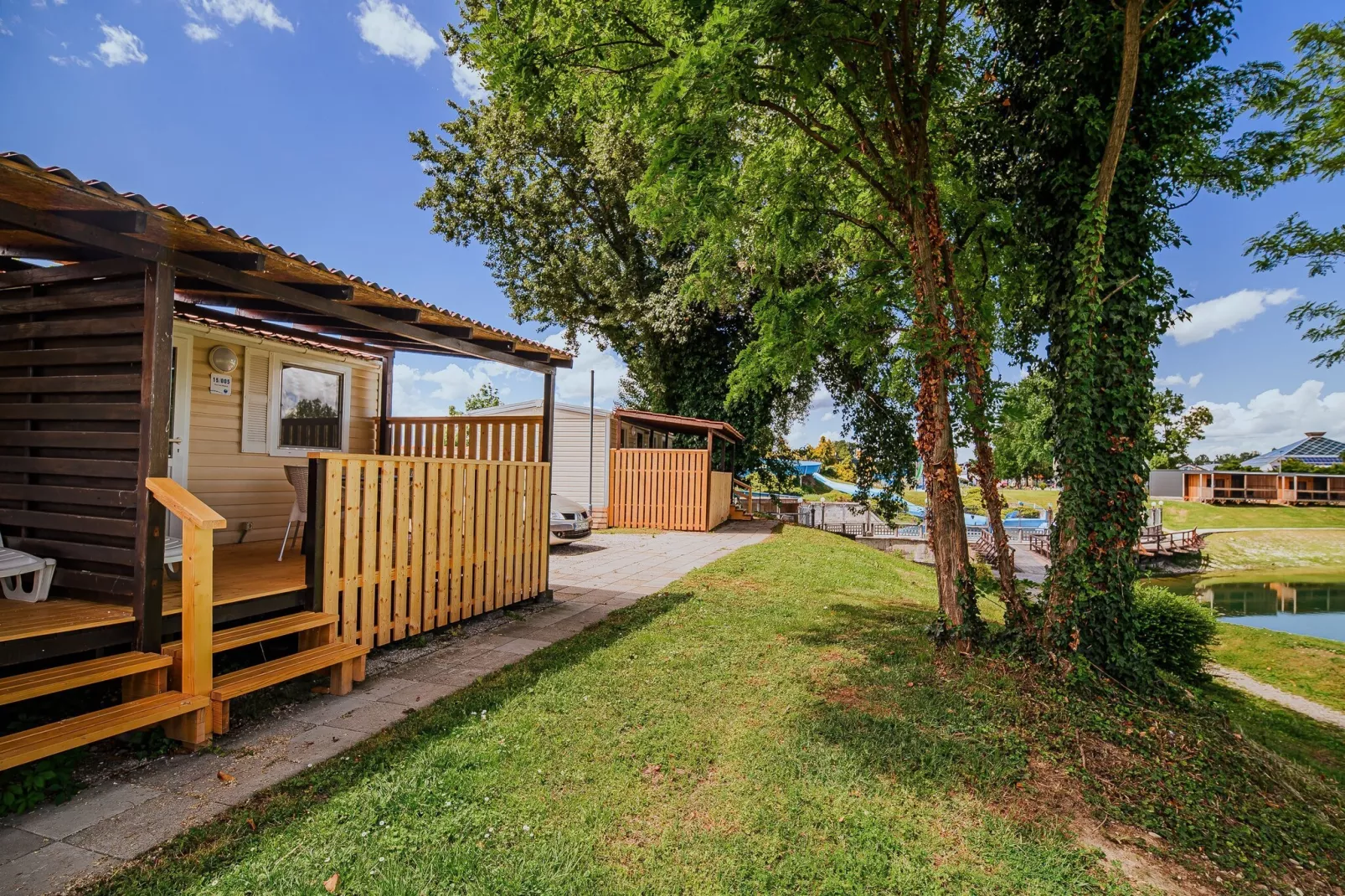 Waterside Retreat Mobile Homes with Thermal Riviera Tickets - One Bedroom Mobile Home with Lake View  (owner 5)-Extérieur