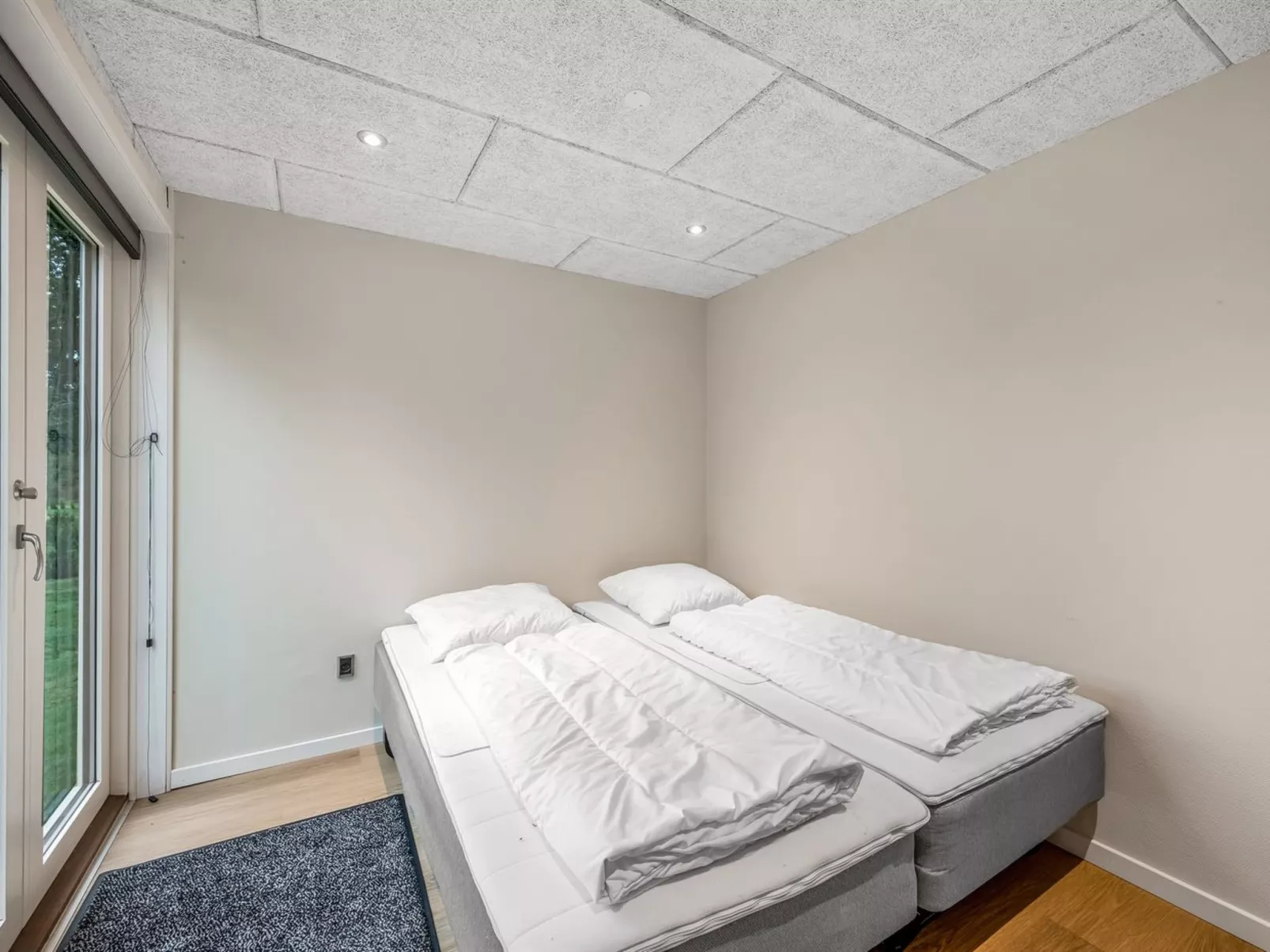 "Naia" - 300m to the fjord-Drinnen