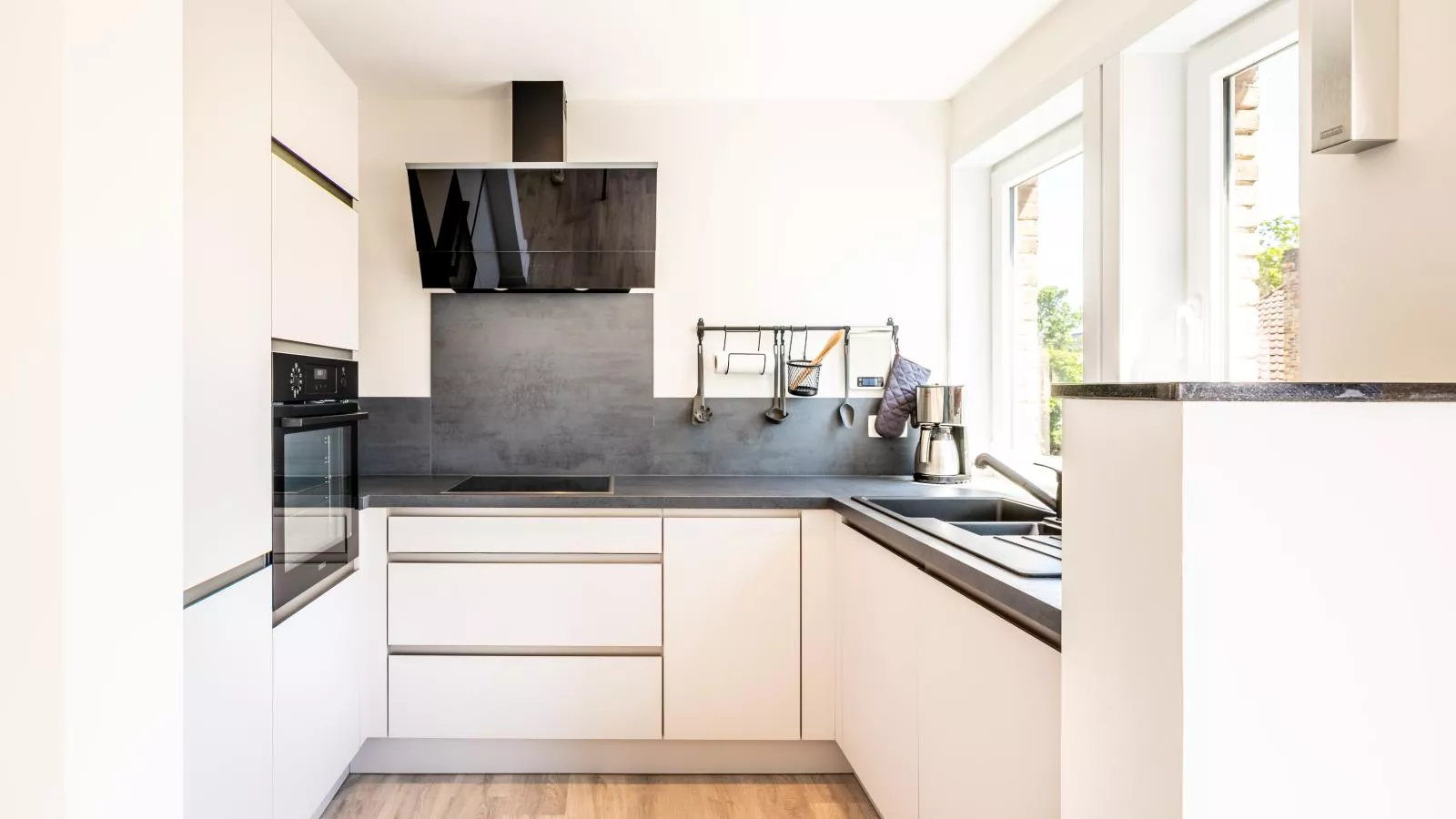 Argenteuil Twee-Kitchen