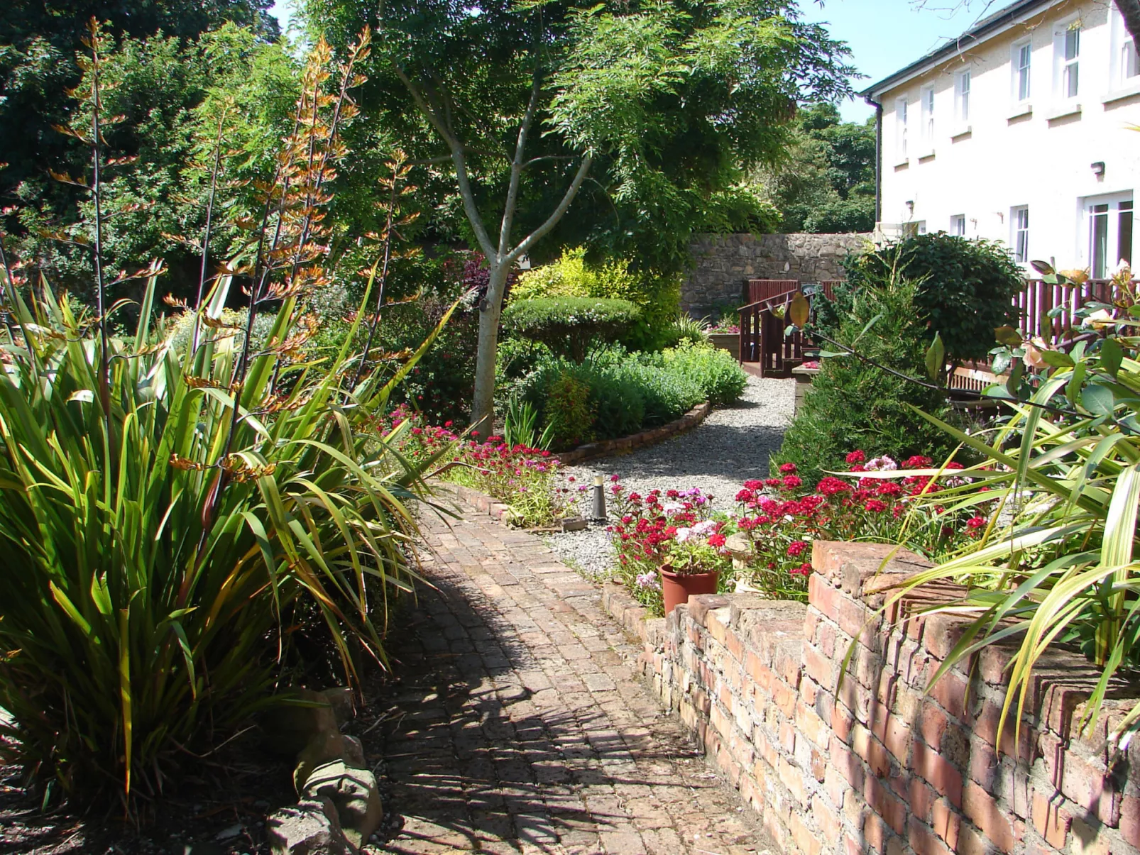 Courtyard HC No 8-Draußen