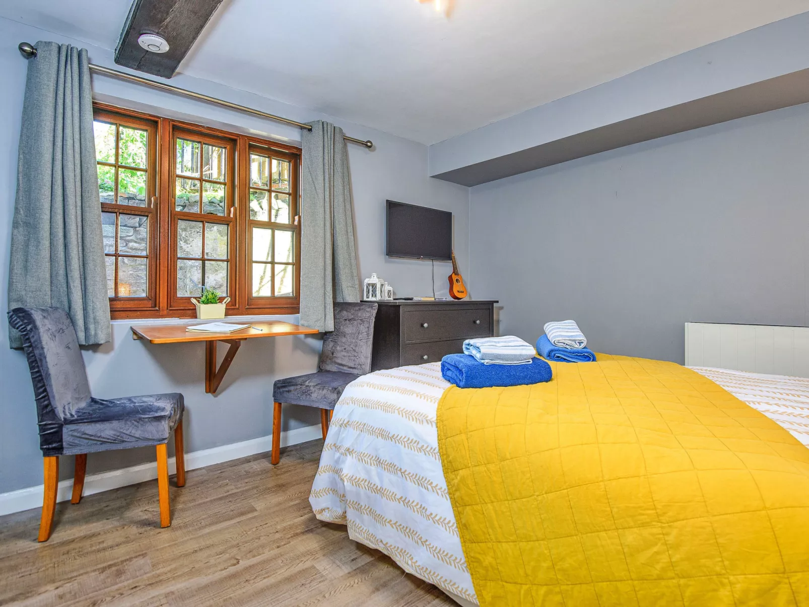 Ukulele Studio-Drinnen