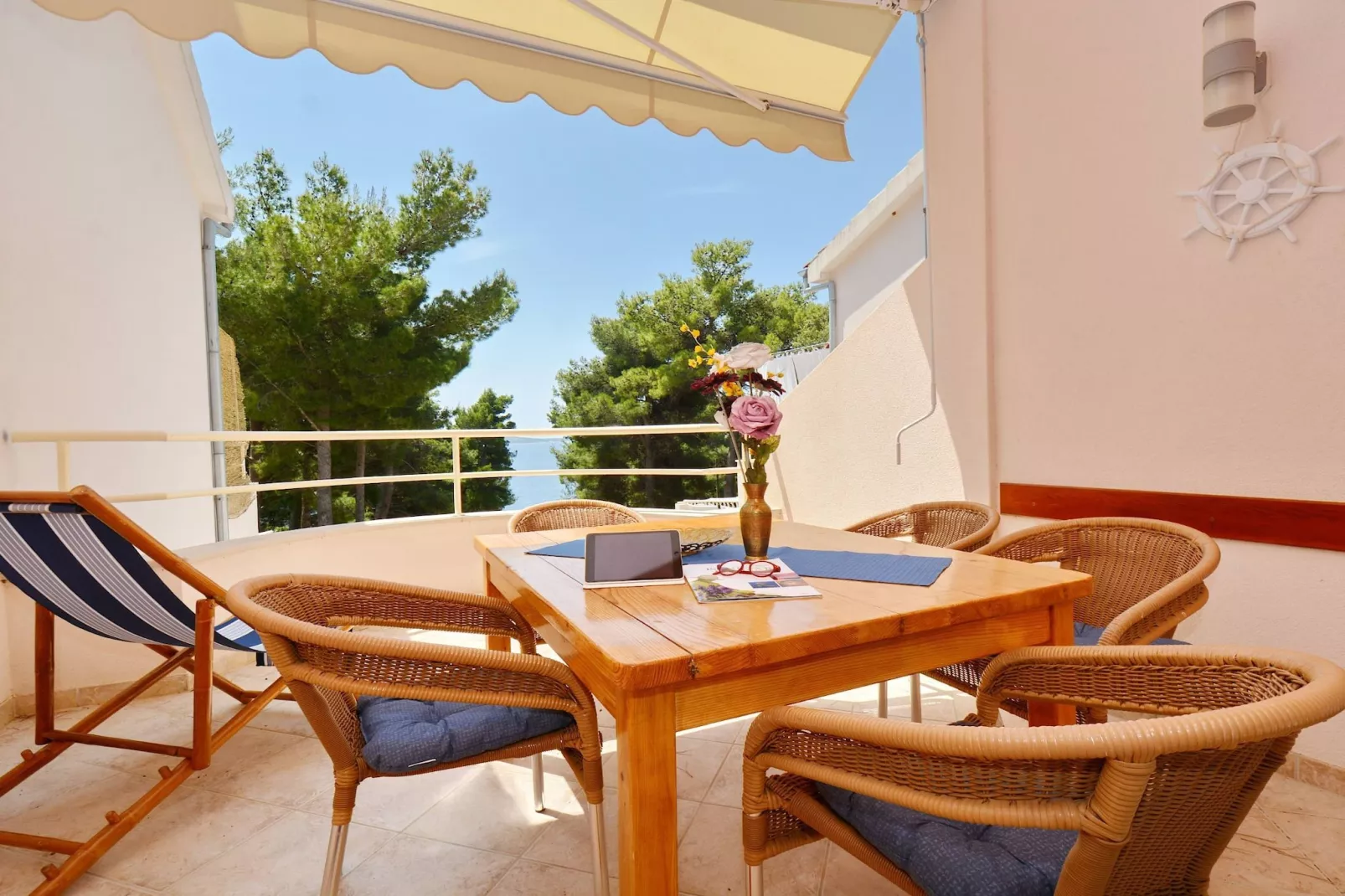 Seafront Apartments Deveron - Duplex Two Bedroom Apartment with Balcony and Sea View (Island)