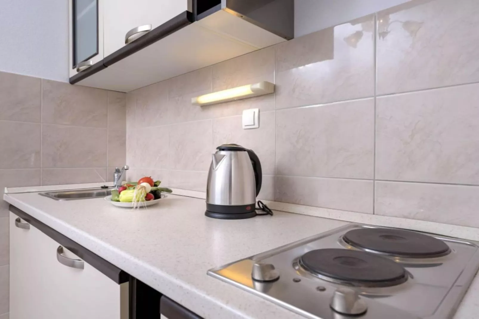 One Bedroom Apartment with Balcony and Sea View 2-Küche