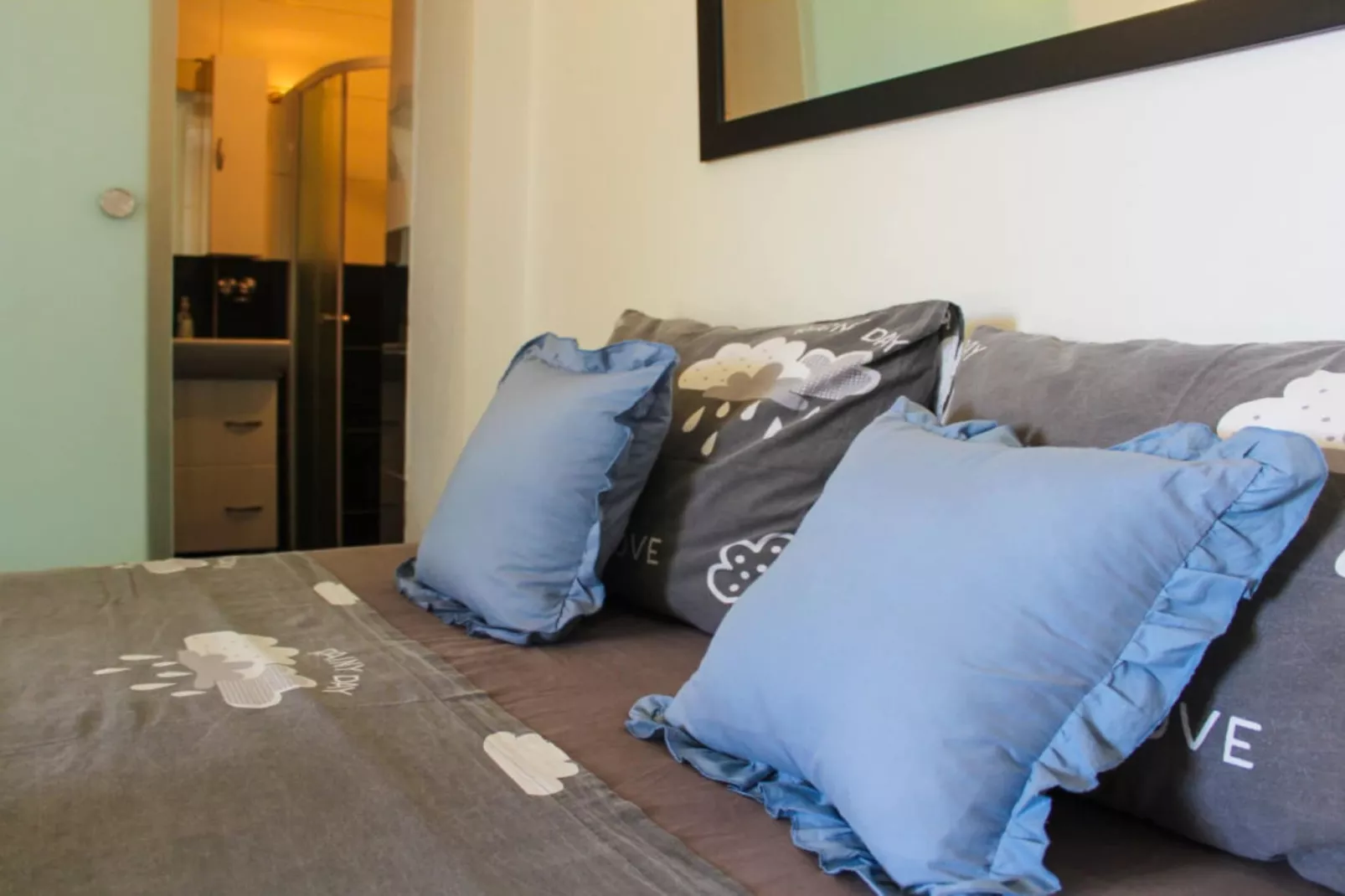 Seafront Apartment Sea Relax with Private Pool - Two Bedroom Apartment with Sea View  and Private Pool-Bedroom