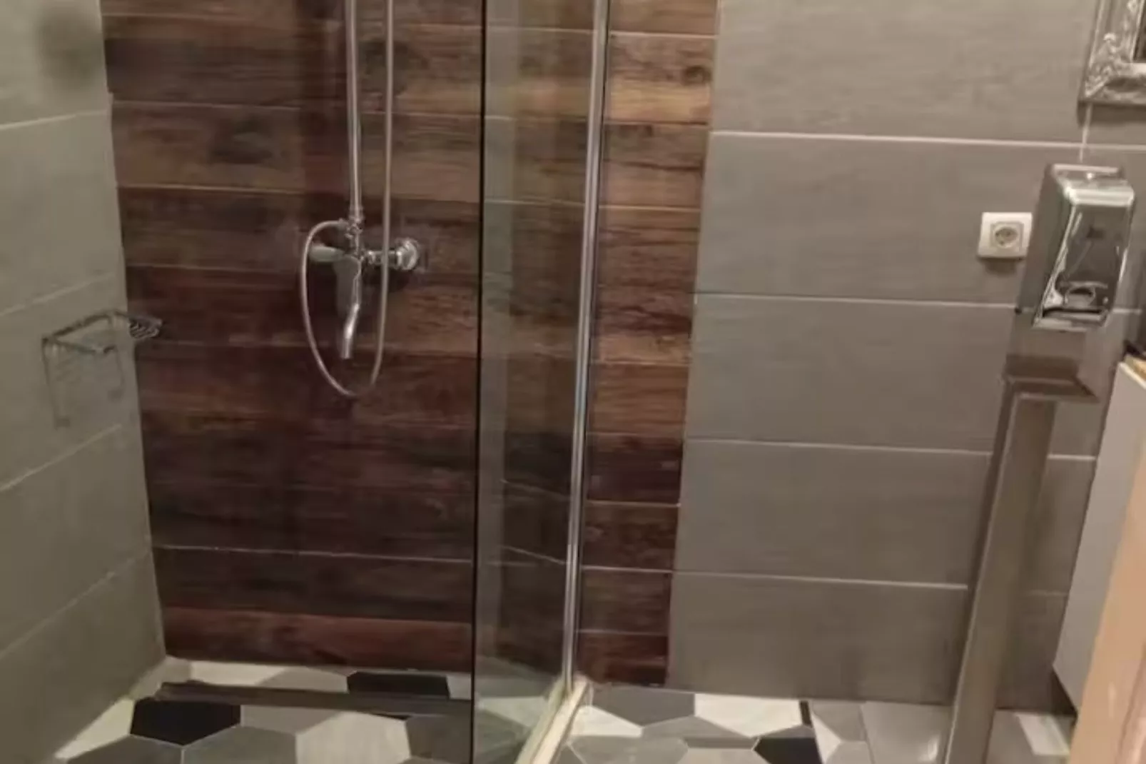 Quardruple Room 1-Bathroom