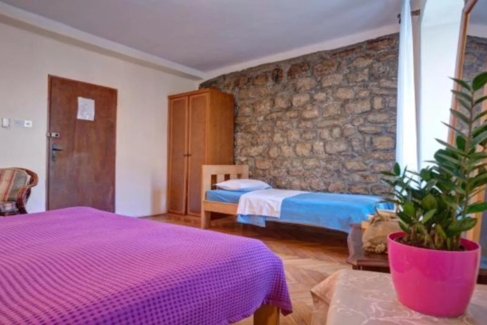 Quaint & Affordable Stay in Budva Traditional Stone House - Family Room 2-Schlafzimmer
