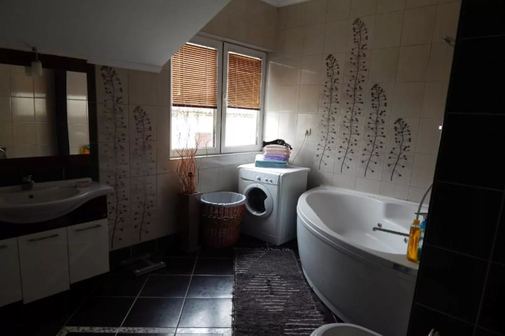 Stunning Beachfront Stay in Herceg Novi - Deluxe One Bedroom Apartment C-Salle de bain