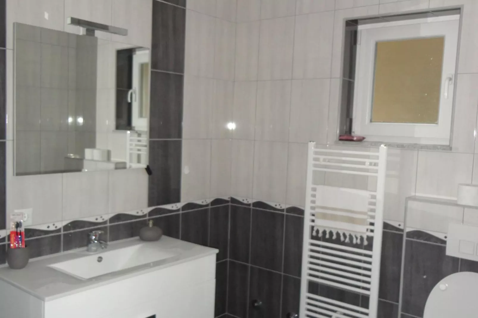 Apartments A&D - One Bedroom Apartment with Terrace and River View (Ana)-Badezimmer