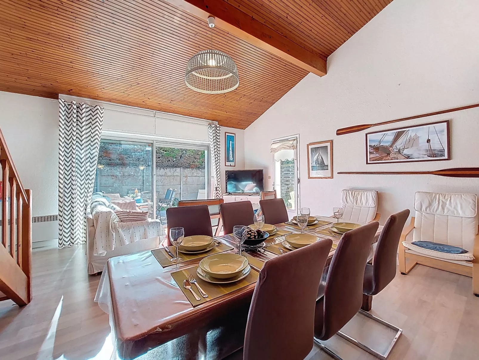 Les Floriales-Drinnen