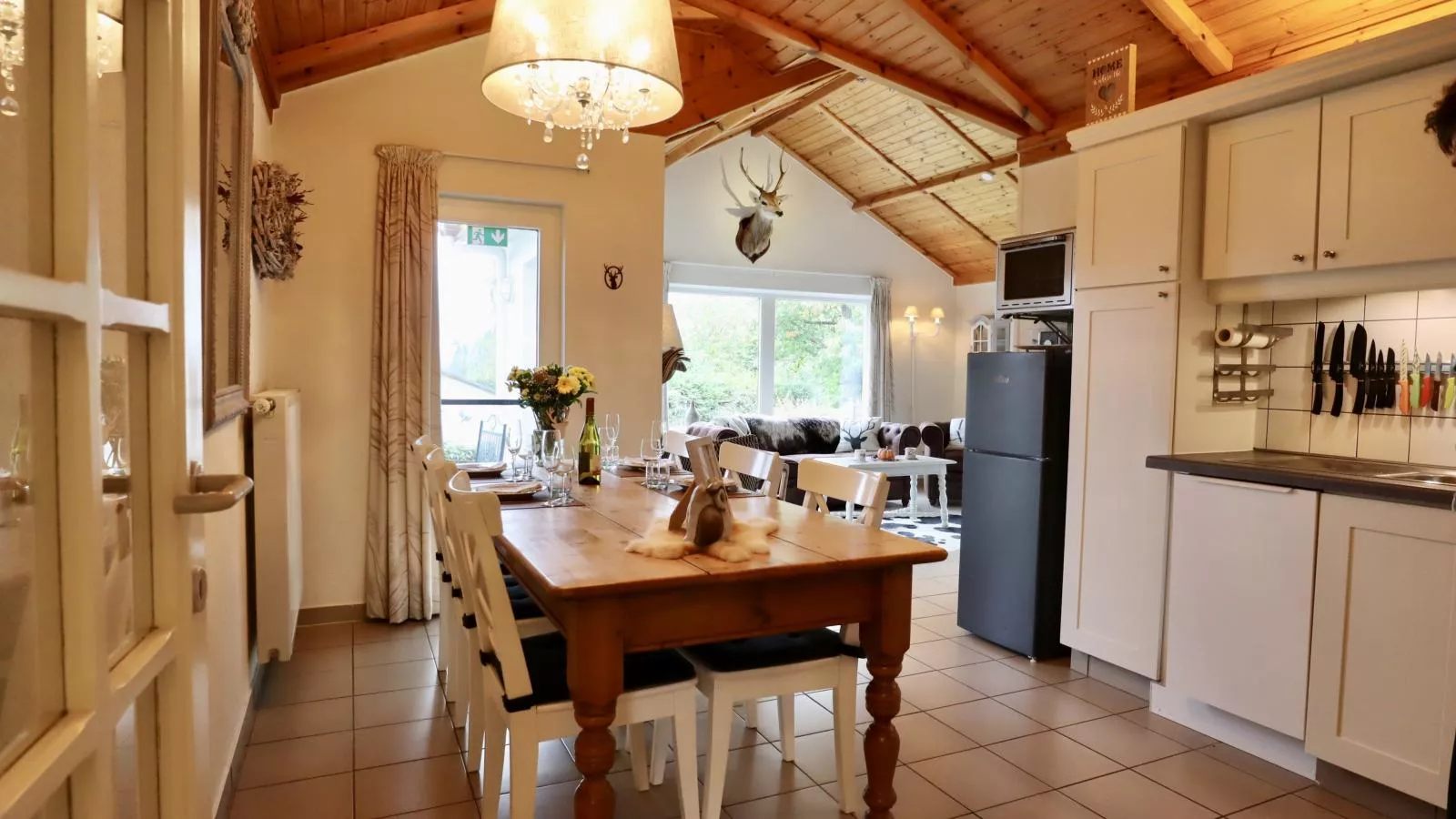 Coeur de Biche-Dining room