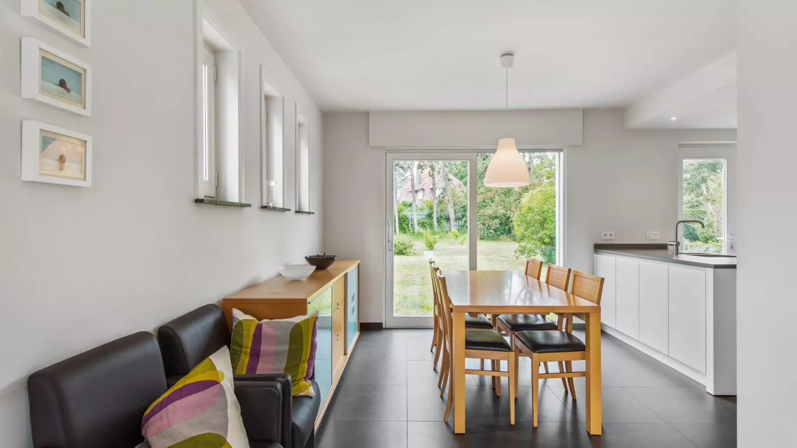 Chez Nous-Dining room
