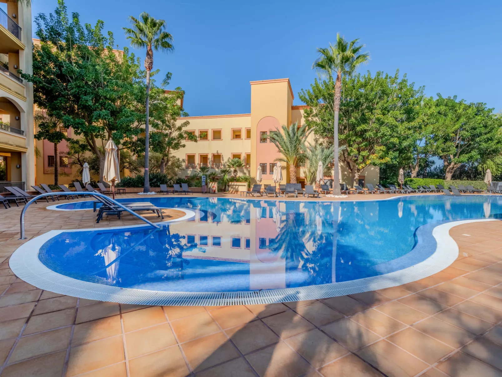 The Residence at Victoria-Outside