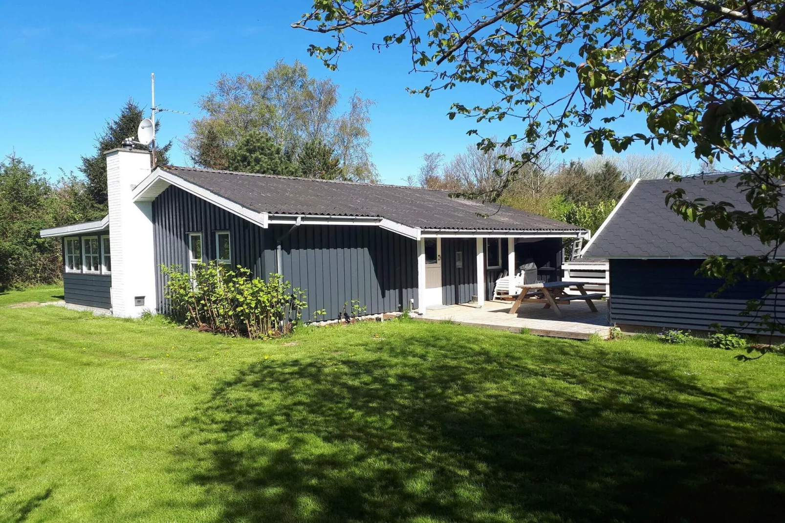 5 star holiday home in Humble-Outdoor