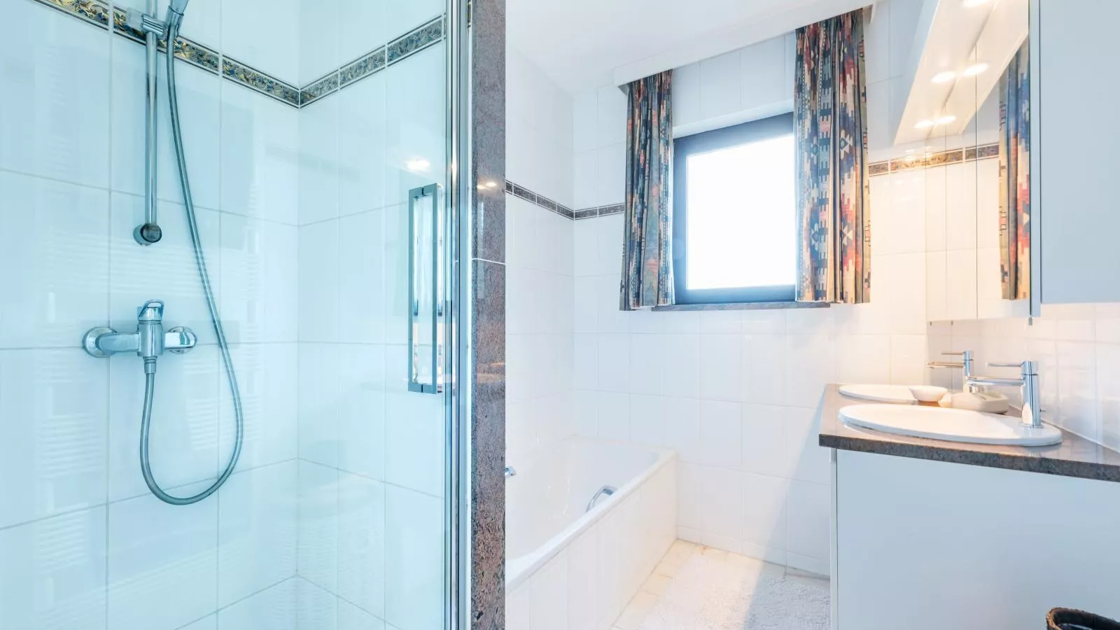 Aubépine premier-Bathroom