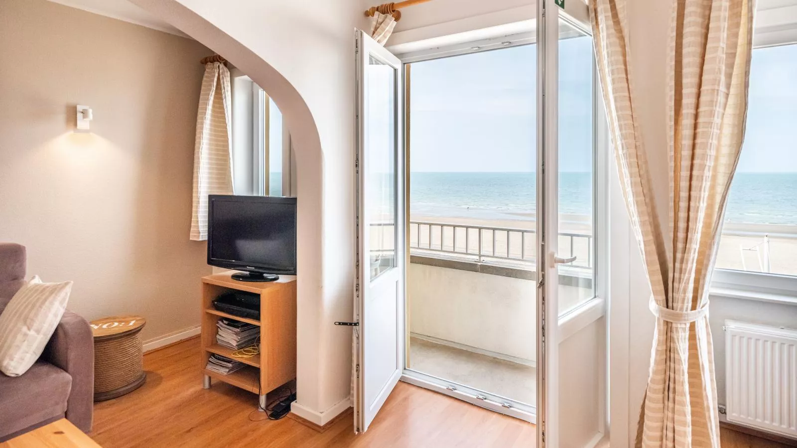 Nepto troisième-Living room