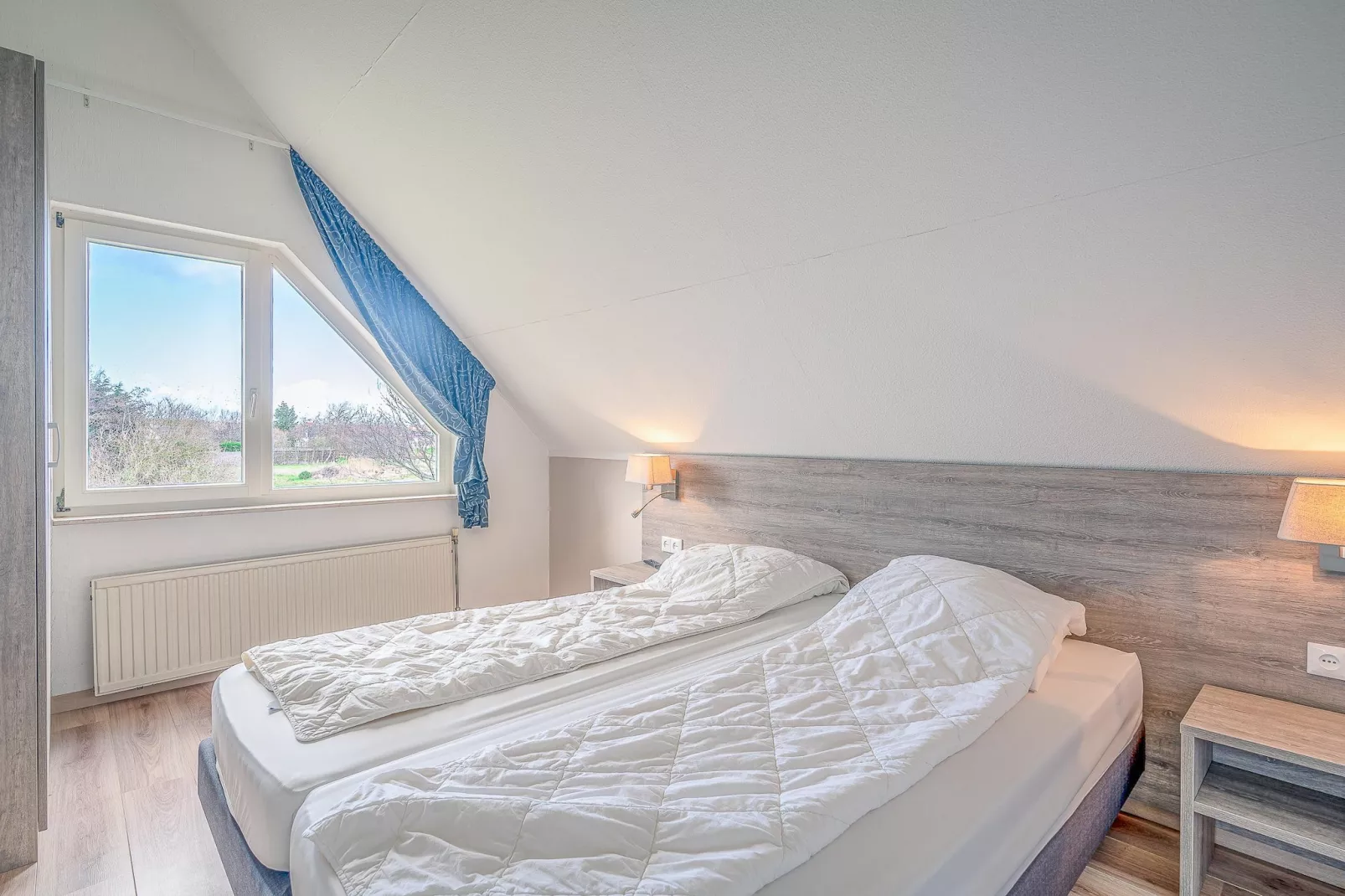 Kamperfoelie 55-Bedroom