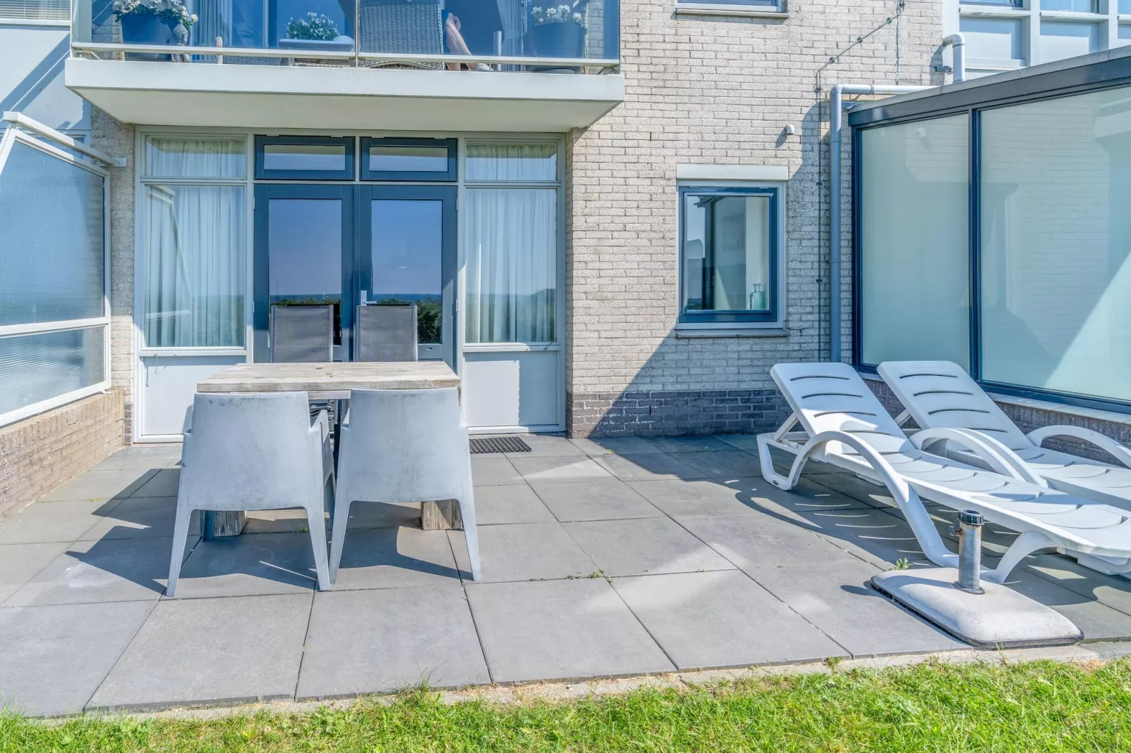 Juliana 058-Terrace balcony