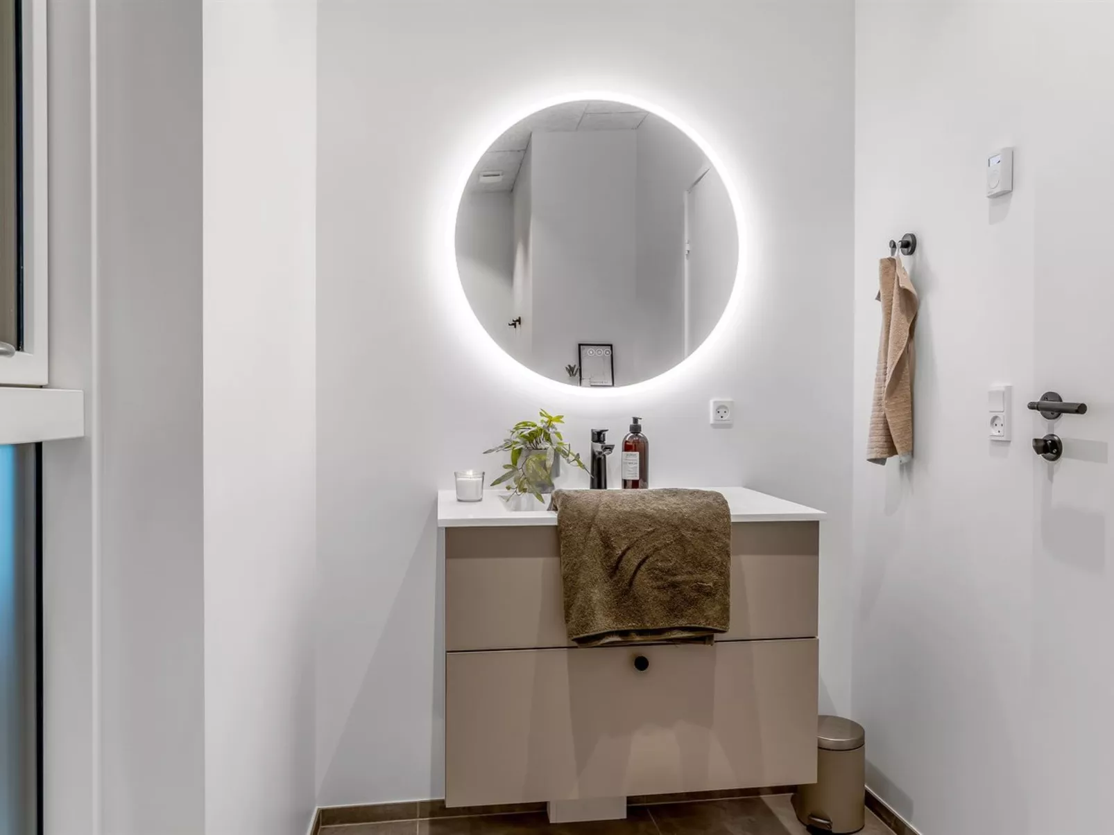 "Barnet" - 180m to the fjord-Inside