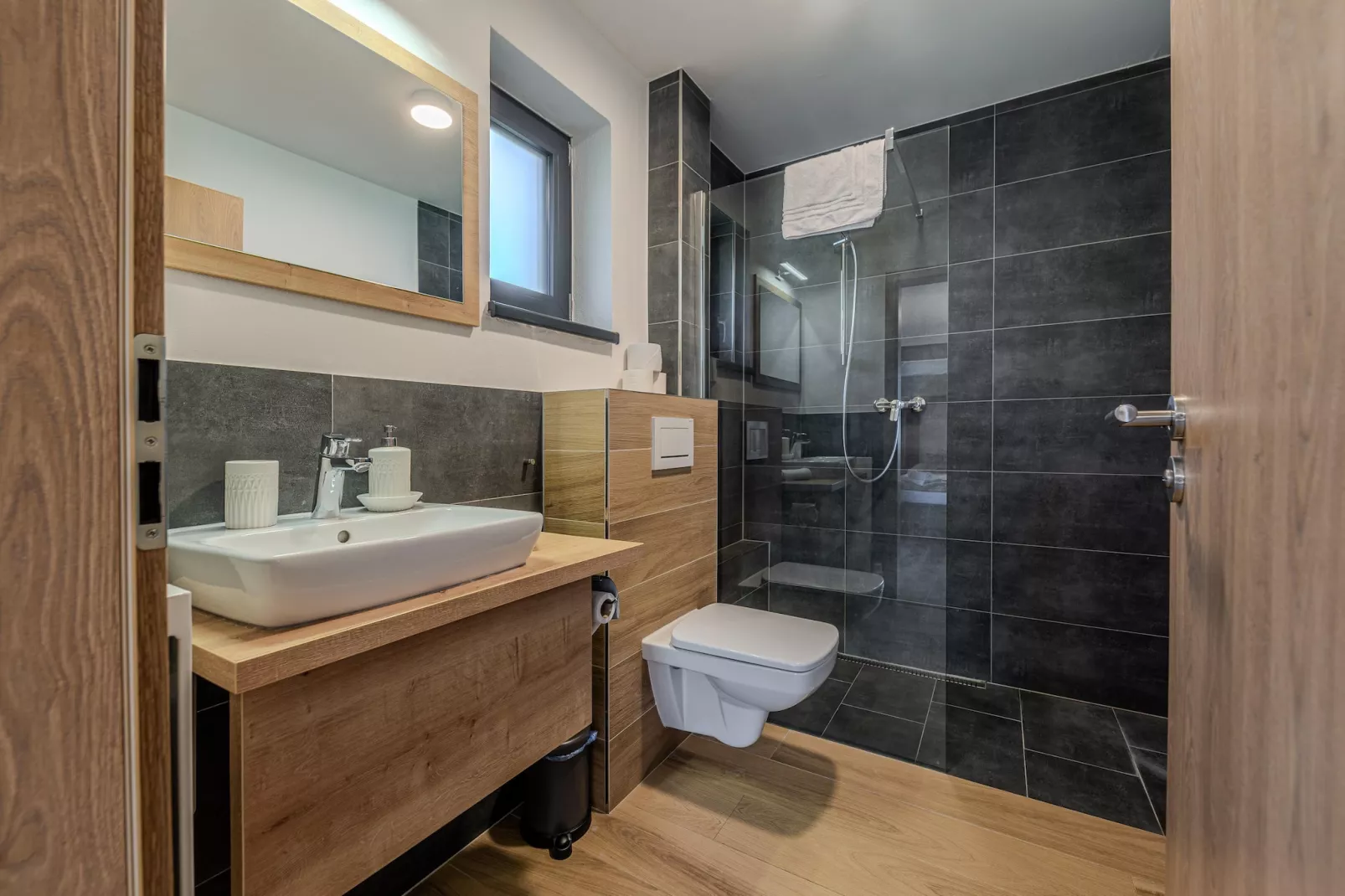 Mountapart-Wagstätt Top 3-Bathroom