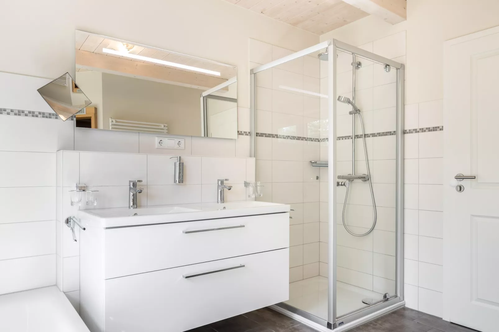 Ferienhaus in Dagebüll - Typ B-Badezimmer