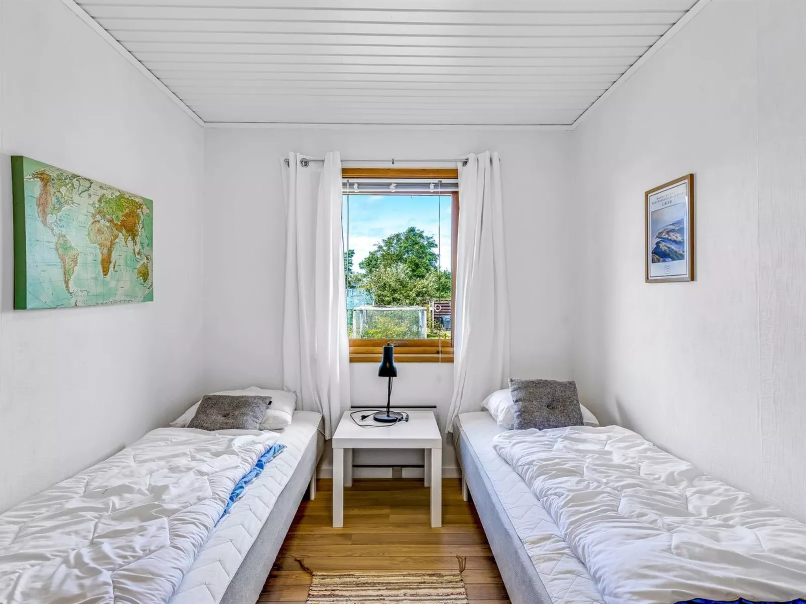 "Naema" - 500m from the sea-Inside