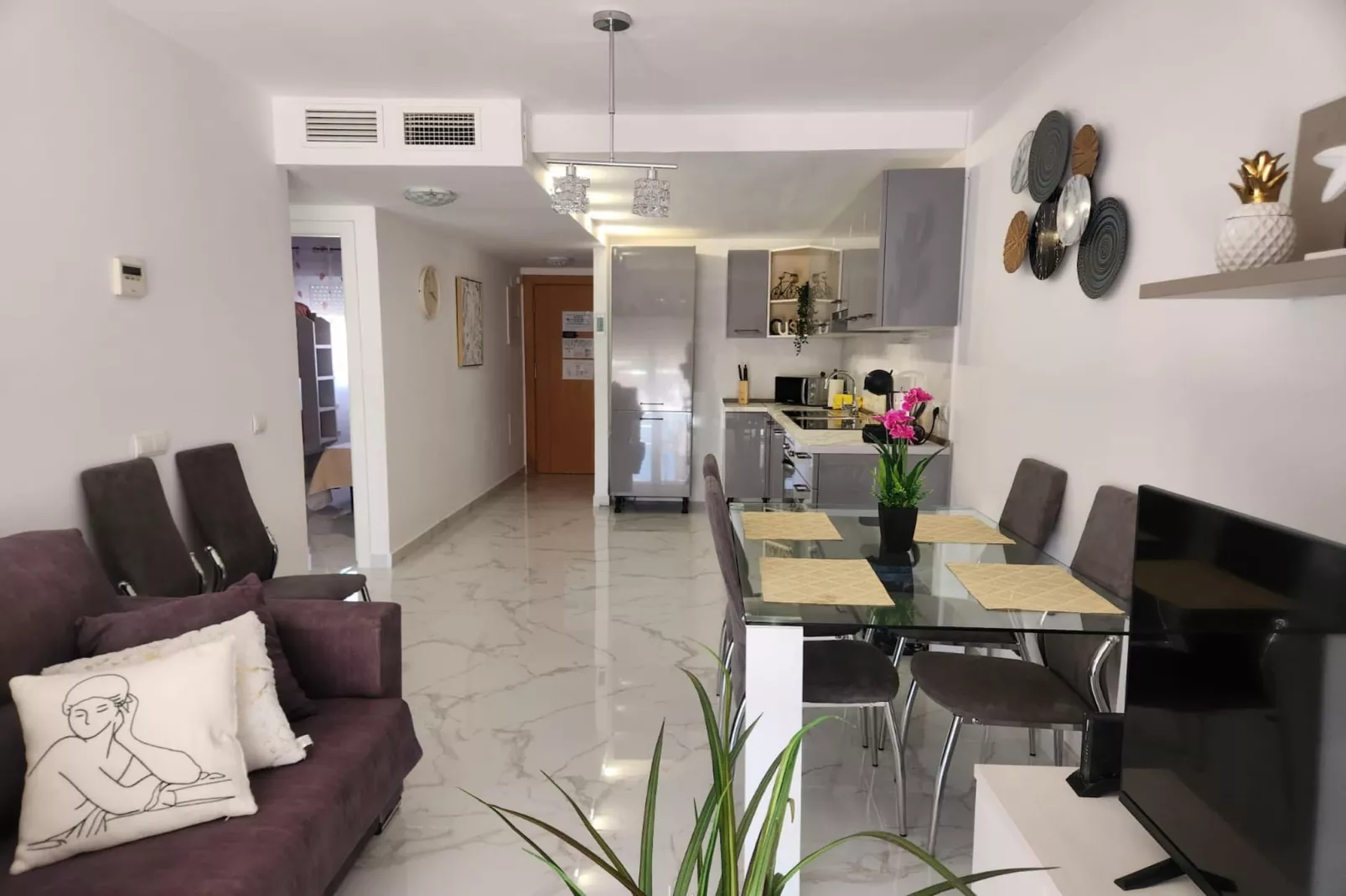 CT 339 AL - Faro's Paraiso de Vera Apartment-Living room