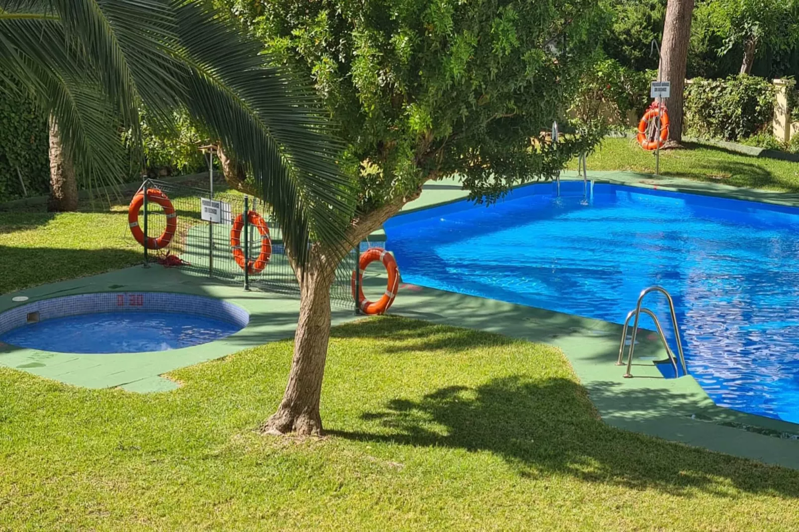 CT 344 AL - Faro's Teckel Apartments Geminis Sky-Gardens in summer