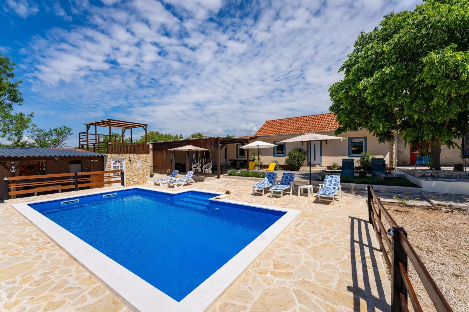 Holiday home Burgija-Piscine