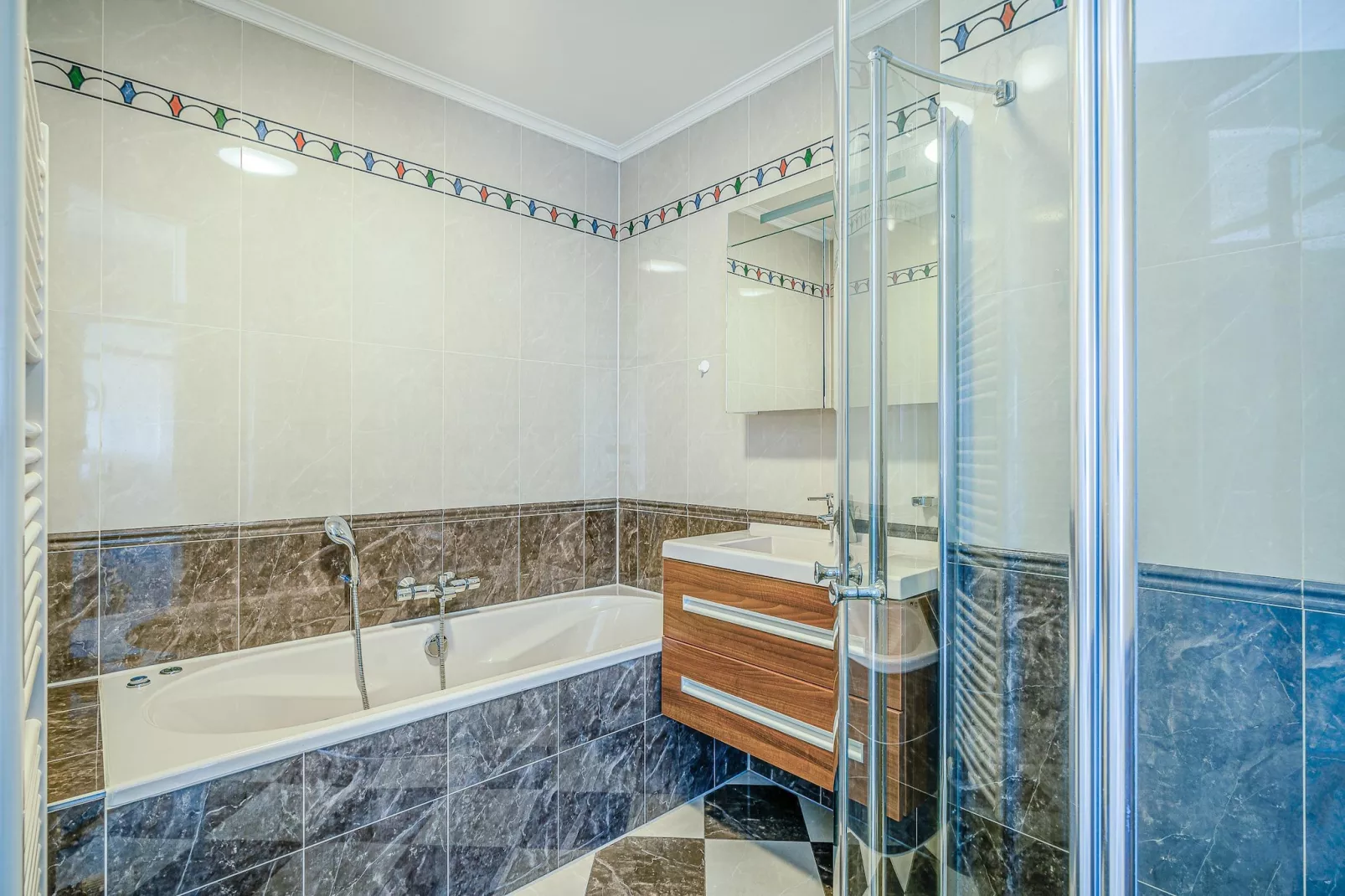 Juliana 164-Bathroom