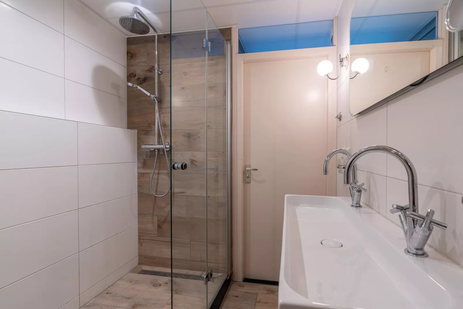 Juliana 114-Bathroom