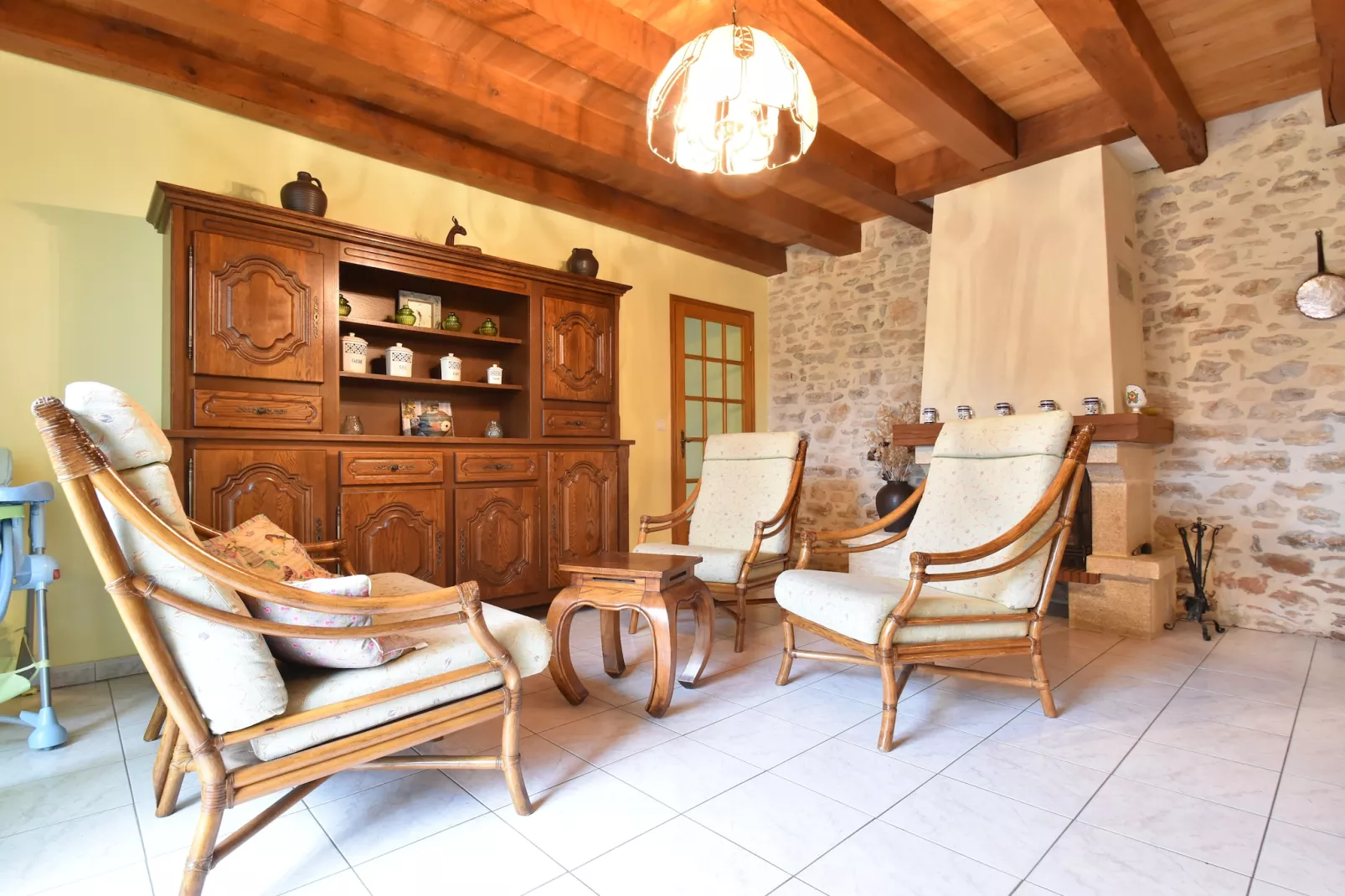 Maison de vacances Besse Les Vitarelles 6p-Living room