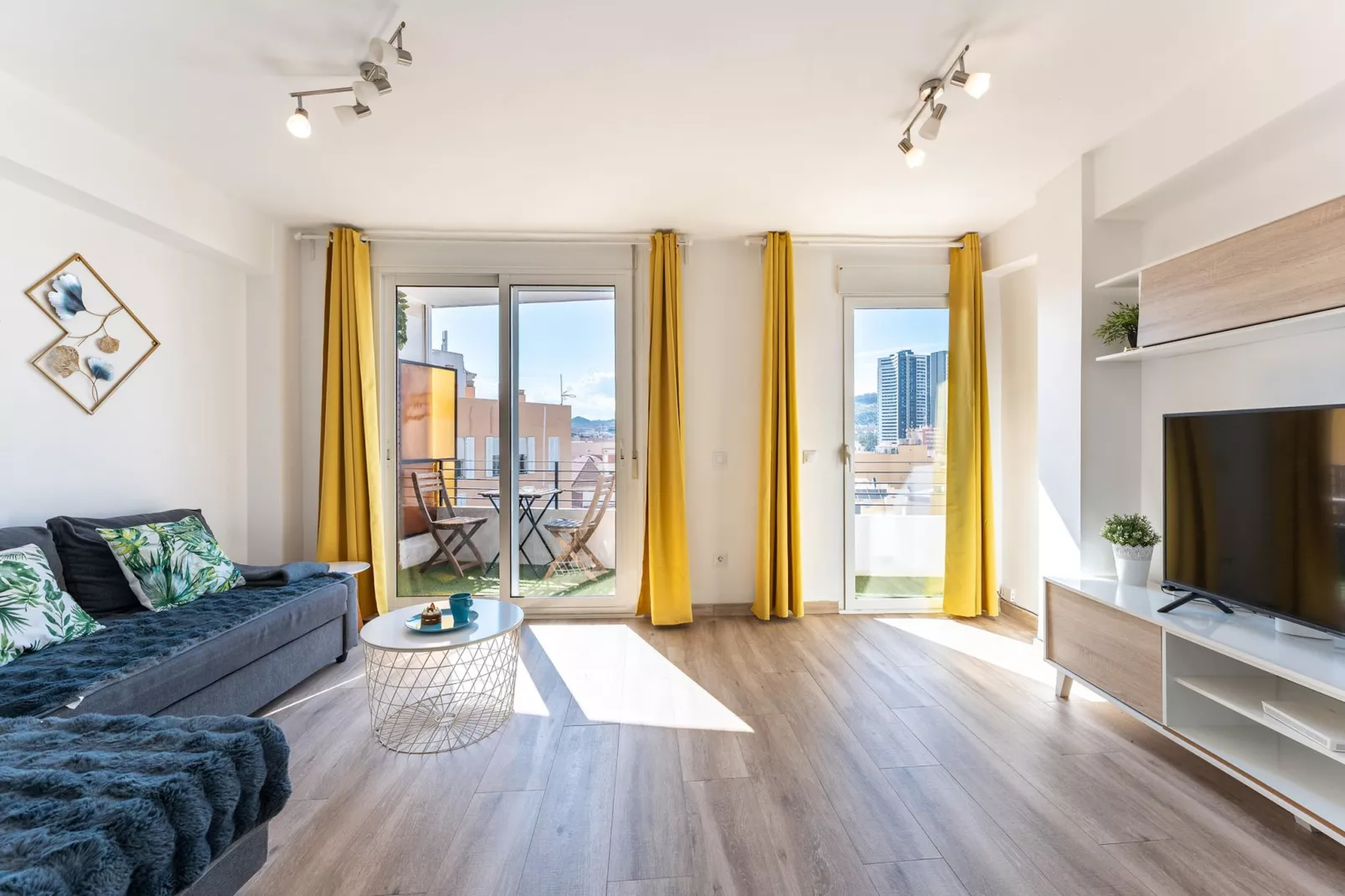 CT 379 - Faro's Malaga Citycenter - Cosy Apartment at Capuchinos for 2-Living room