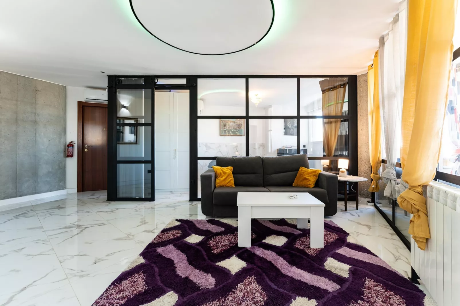 CT 352 - Faro's Torremolinos City Towers 1 - Walking distance to everything-Salon