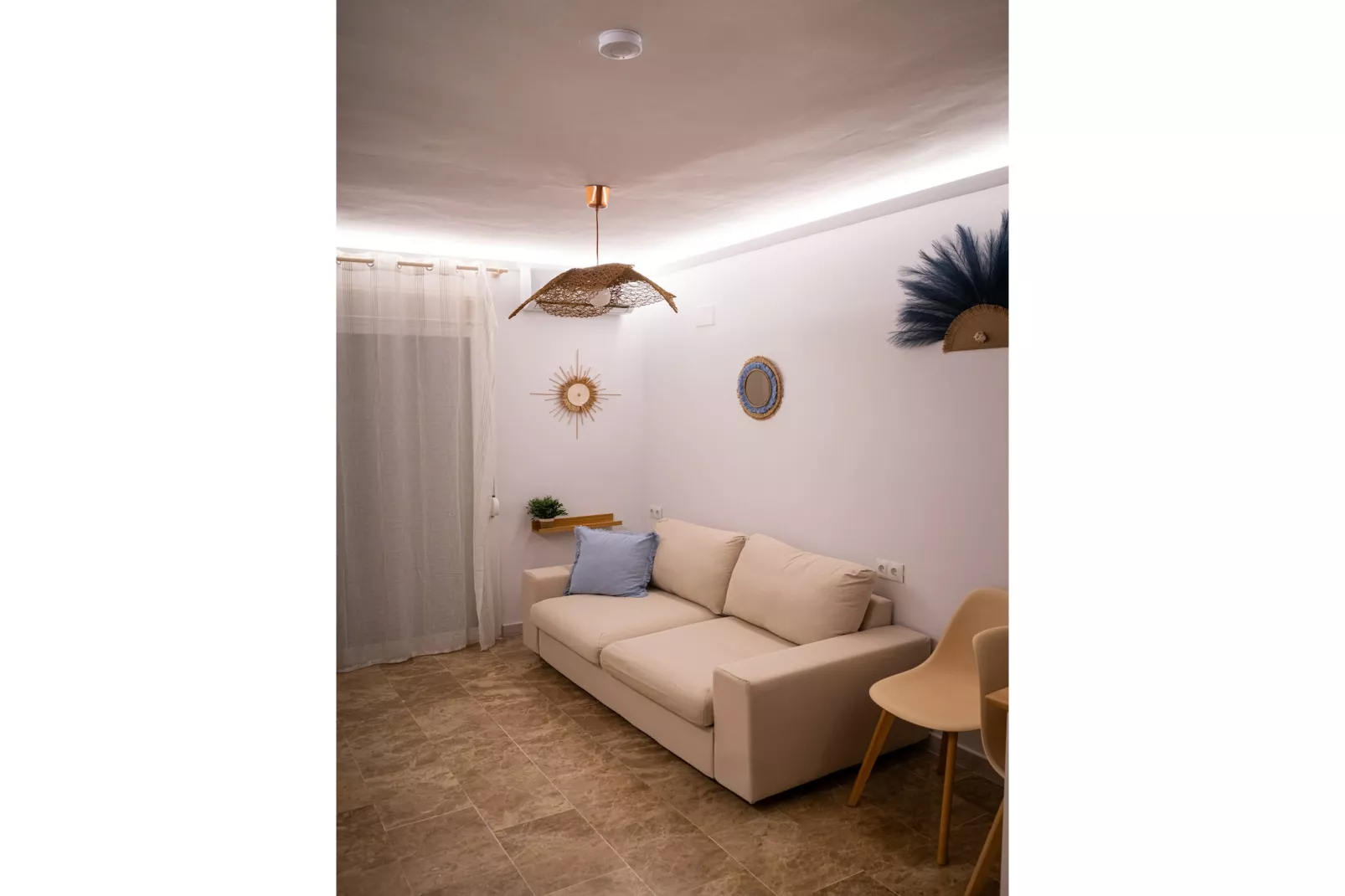 CT 394 - Faro's Beach & Town - Torremolinos-Living room