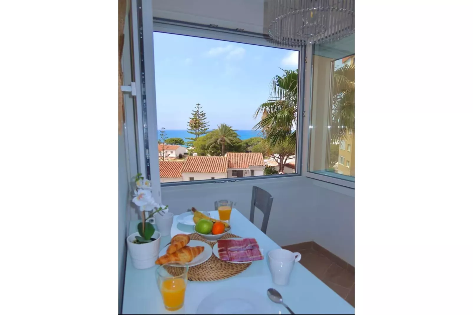 CT 397 - Faro's Beach Studio - Mijas Costa-Dining room