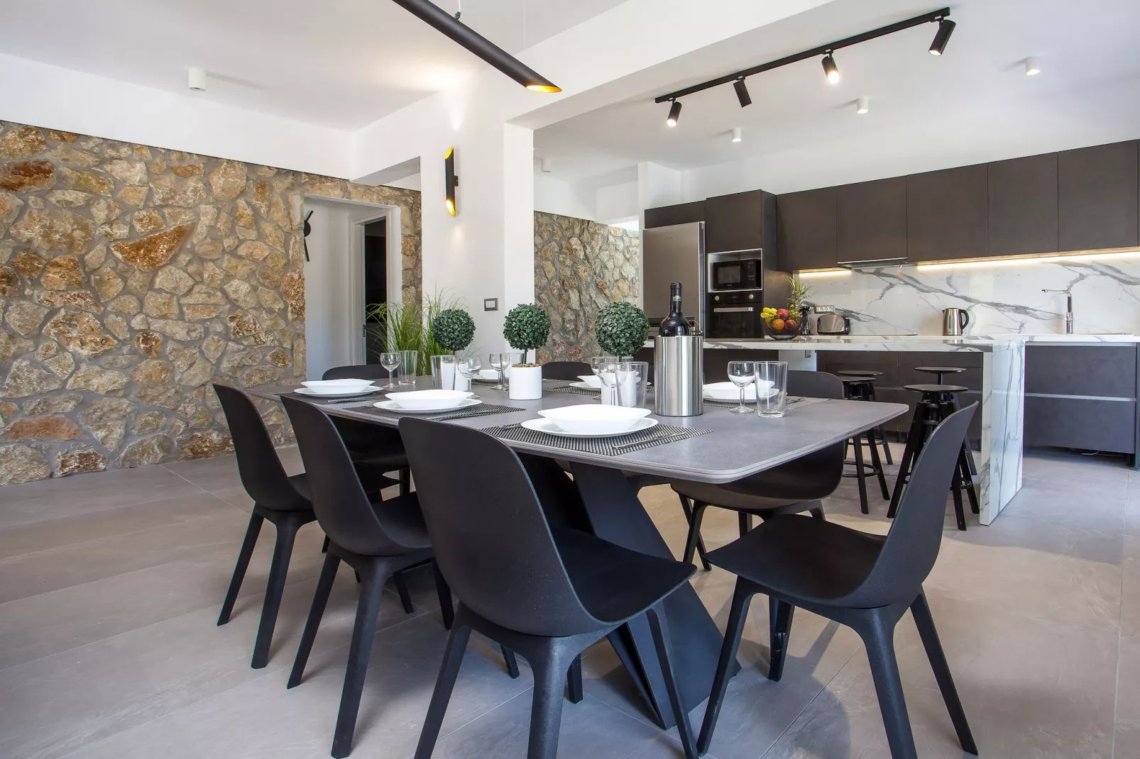 Villa Kastalys-Salle à manger