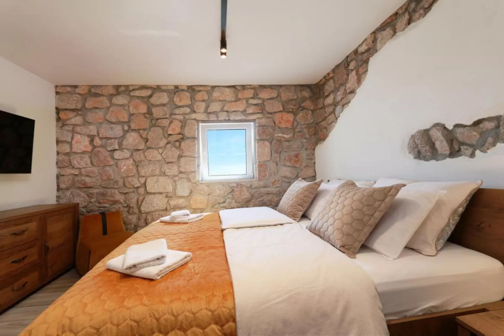 Ana’s Stone House Jurčić Kalić with the Pool-Bedroom