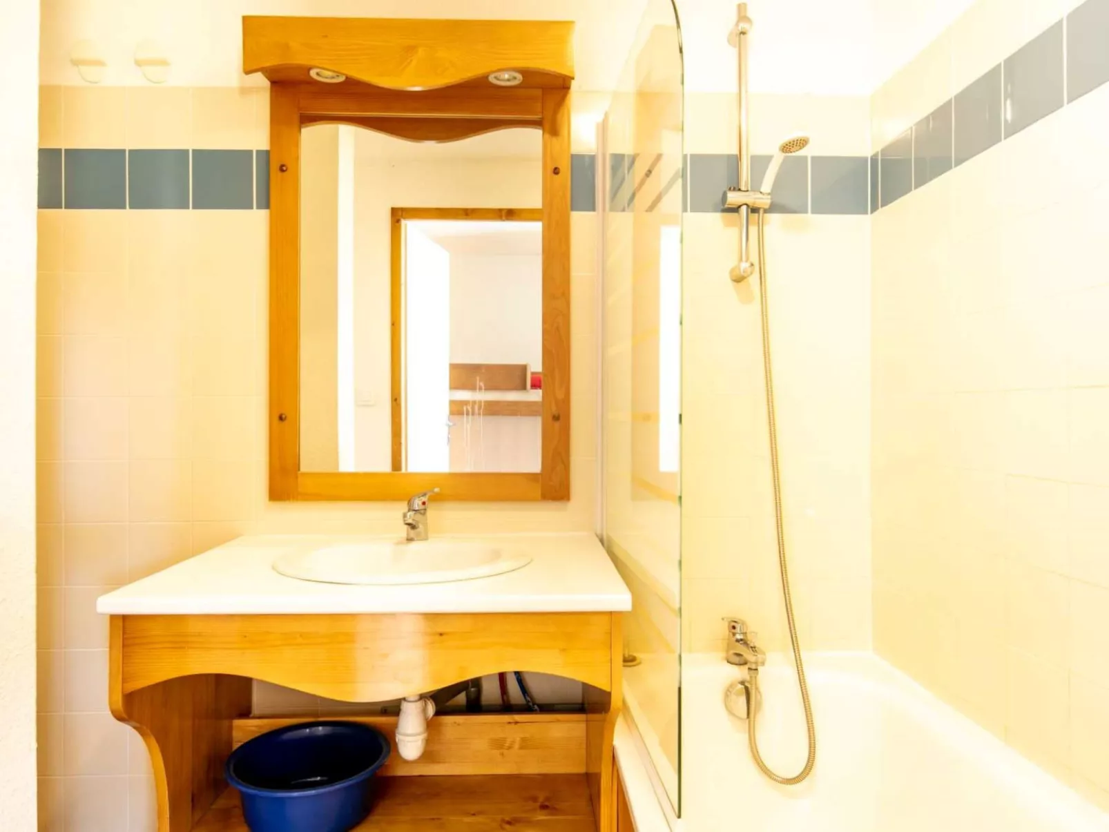 V. du Bachat ASTERS A-Dedans