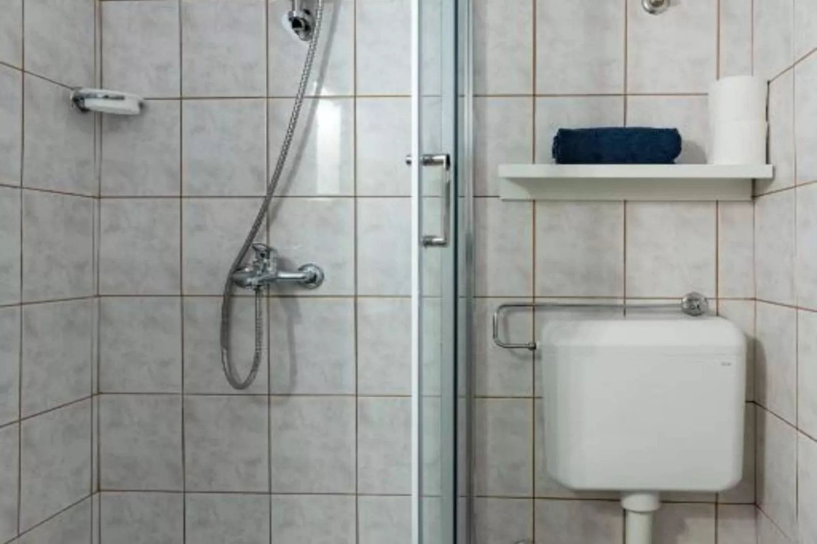 Apartment Verde Blu - Two Bedroom Apartment With Terrace And Garden View-Bathroom