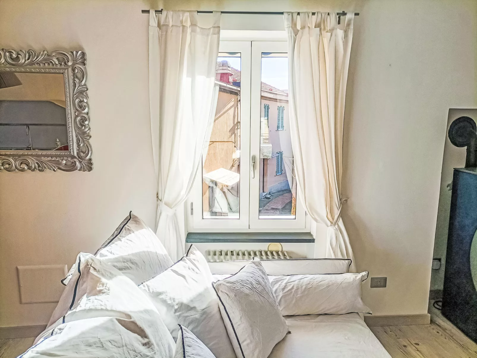 Terrazza con glicine-Drinnen