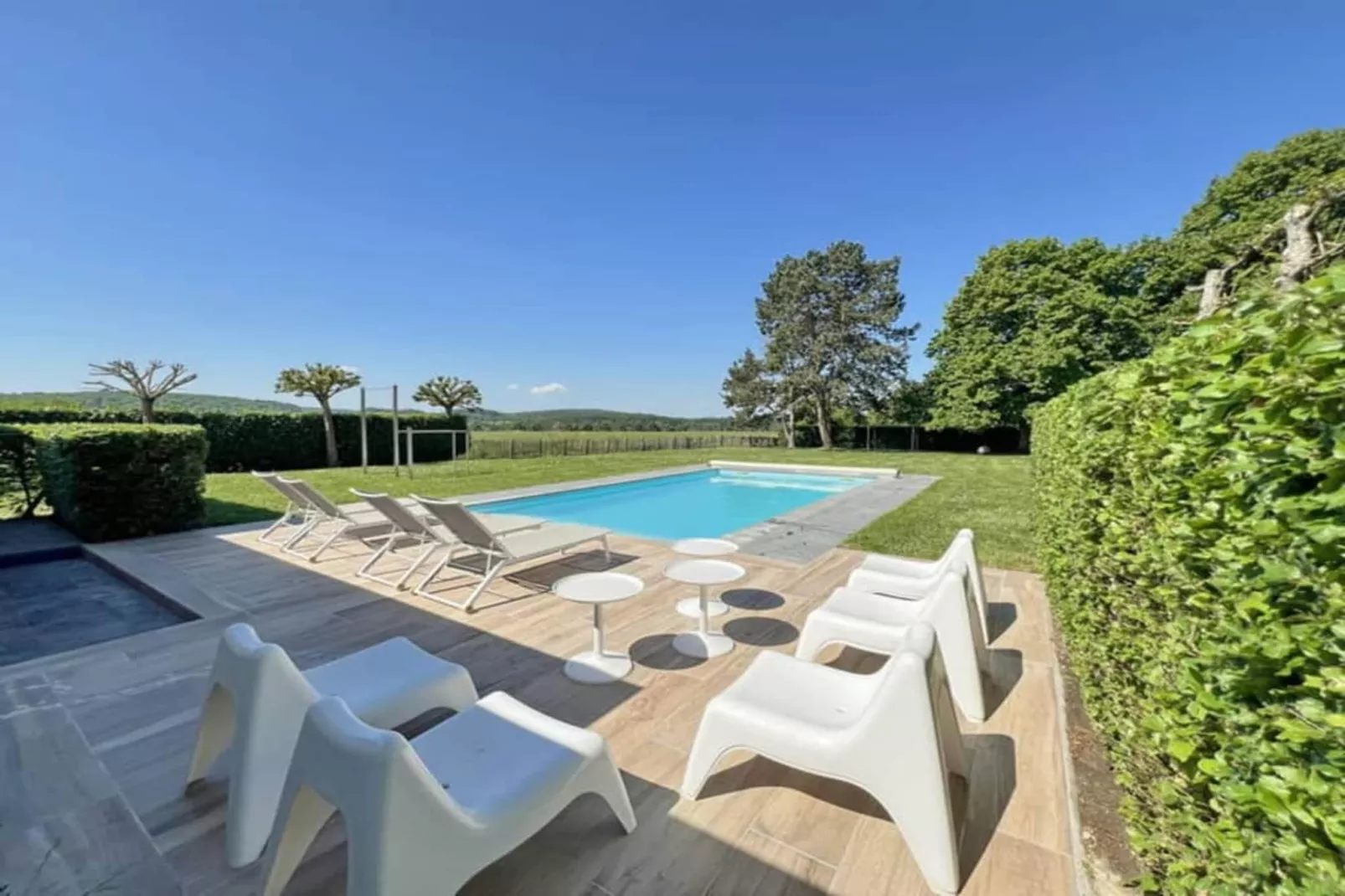 Les trois tilleuls-Schwimmbad