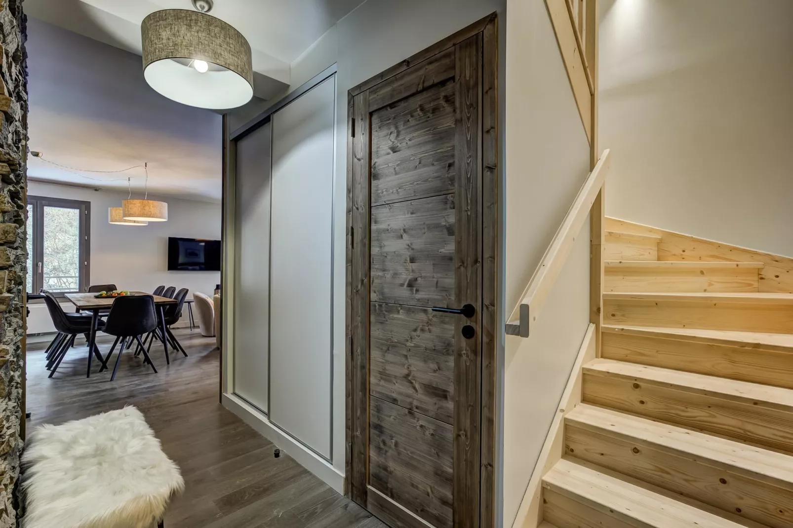 White Pearl A32-Landing